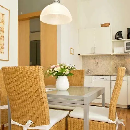 Astrid, T3 Stade Appartement *